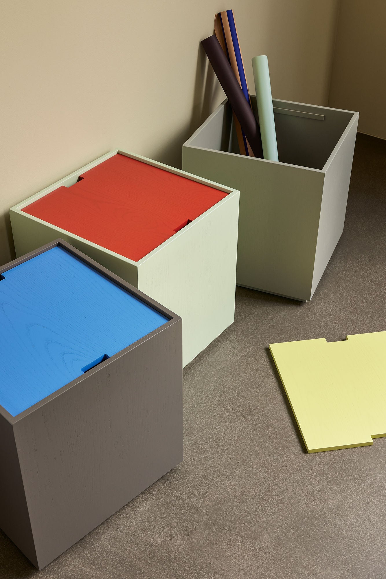 Hübsch Vault Lateral Table/Armazenamento Cinza/Amarelo