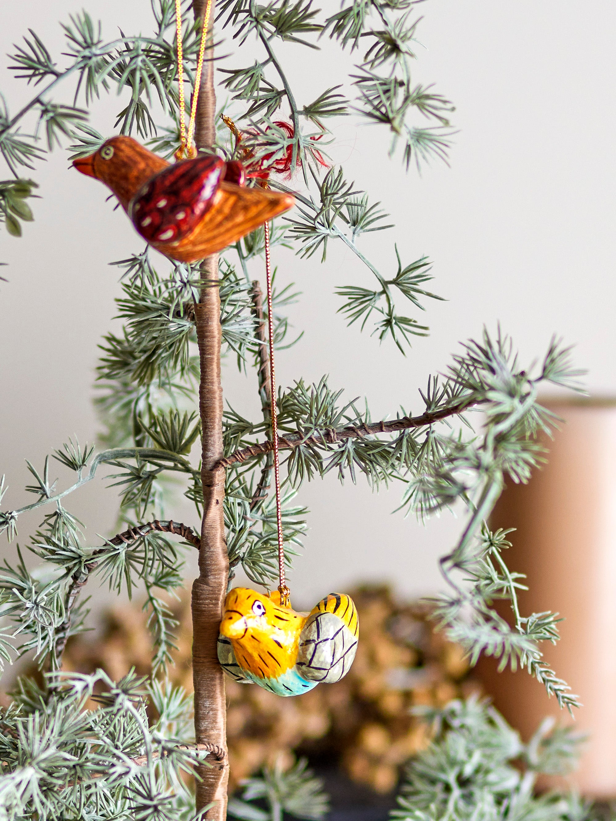 Ornamento de Carmela, Amarelo, Papmache